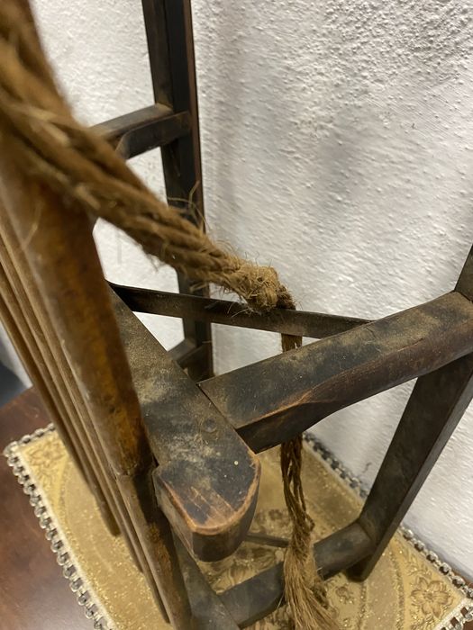 Стара френска шейна от масивно дърво и ковано желязо
