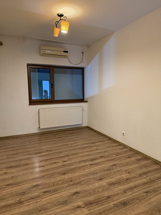 Spatiu comercial - Cabinet / birou – zona centrala, bloc modern 2012