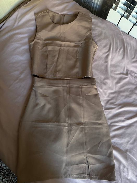 Юбка с кофтой отдам за 50000