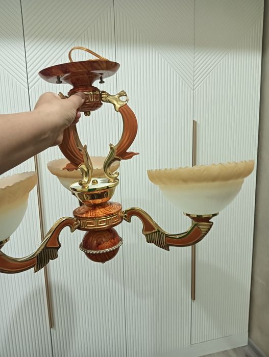 Люстра. Аспашам.