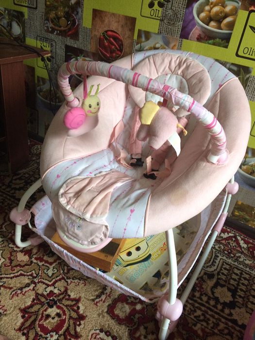 Продам детскую кресло качалку