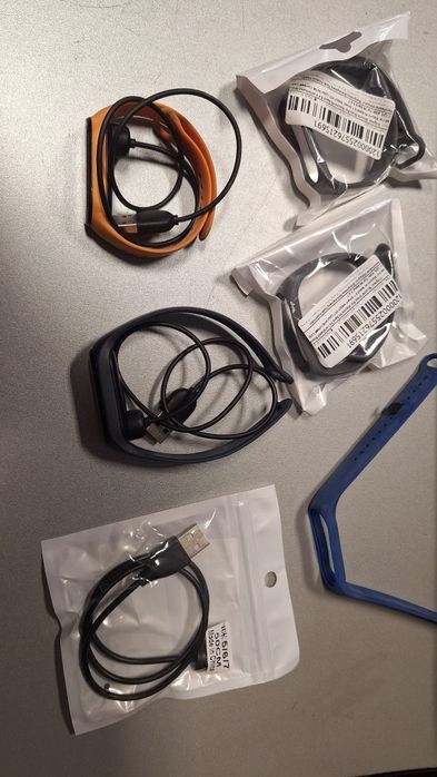 Mi Band 6 зарядни и каишки