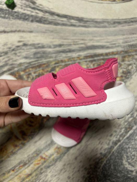 Детски сандали Адидас за малка дама