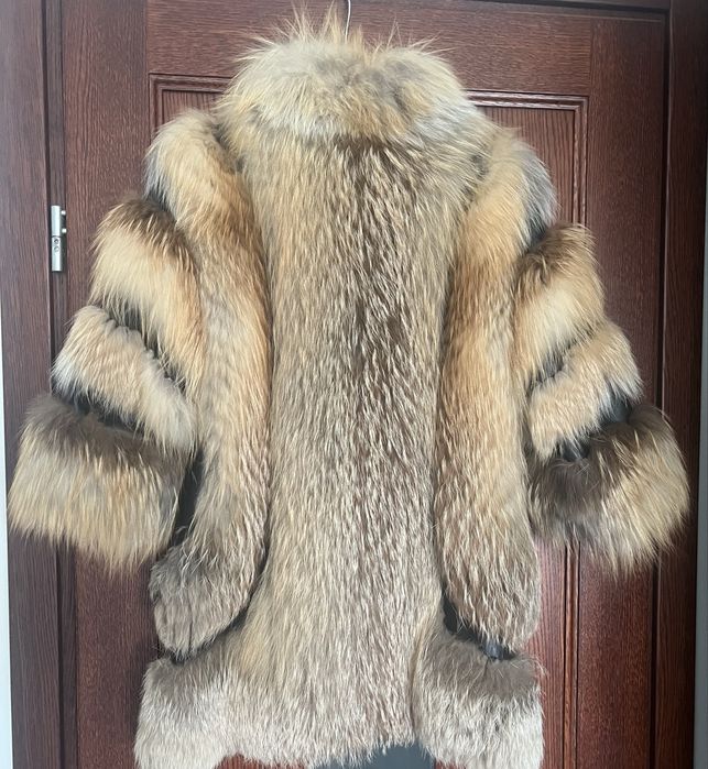 Haină din blană de vulpe finlandeză. Marimea 40.