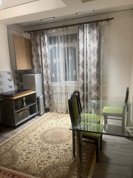 Продам стол для для дома и бизнес а