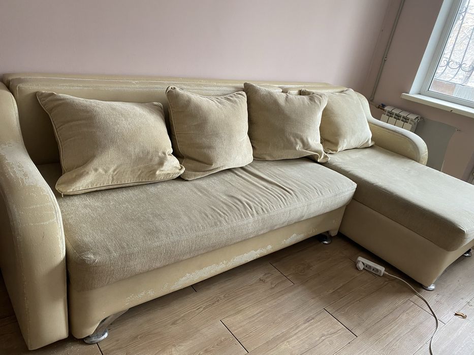 Срочно продам диван