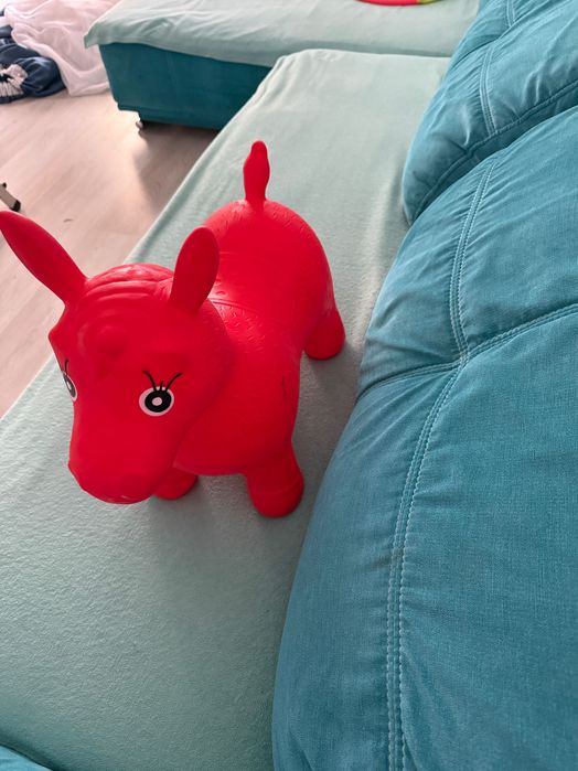 Calut gonflabil de sărit