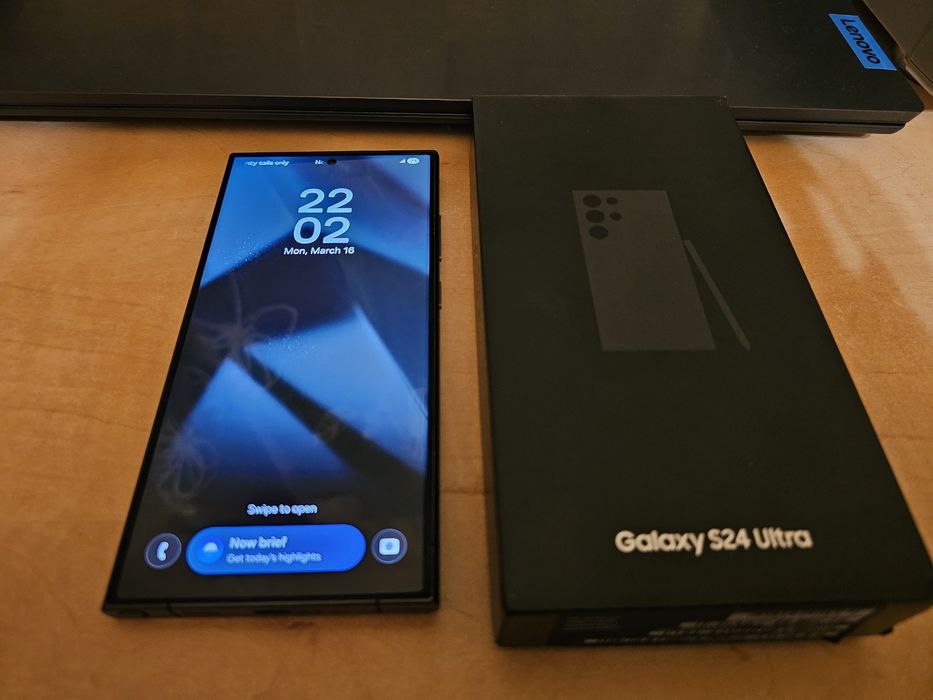 Vând Samsung Galaxy S24 Ultra Titanium Black 256GB, 12GB RAM,Impecabil