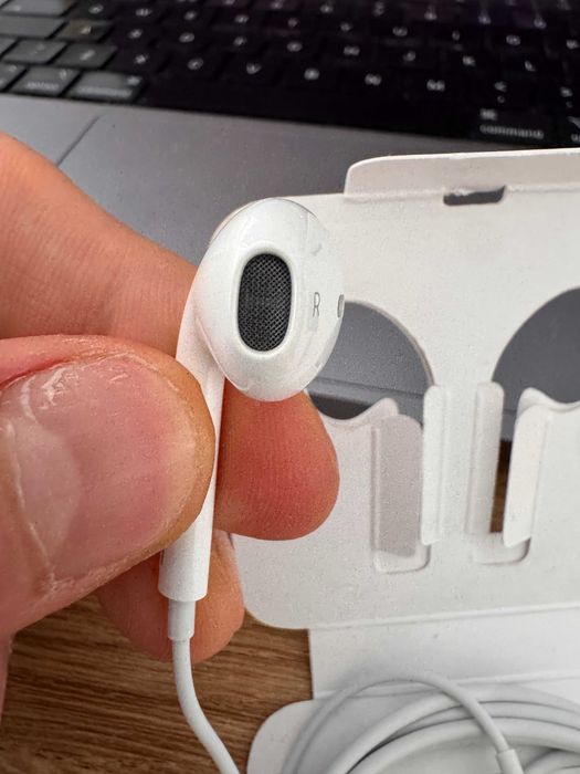 Căști Apple EarPods cu mufă Lightning – nefolosite