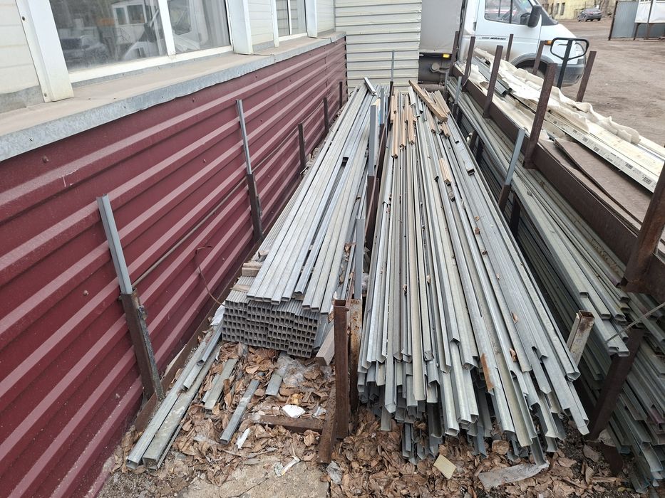 Продам пластиковые профилья