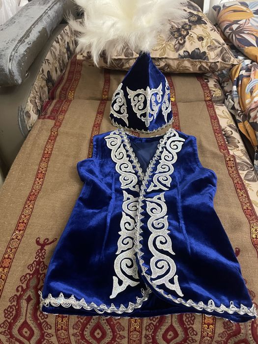 Продам национальный костюм жилет и саукеле