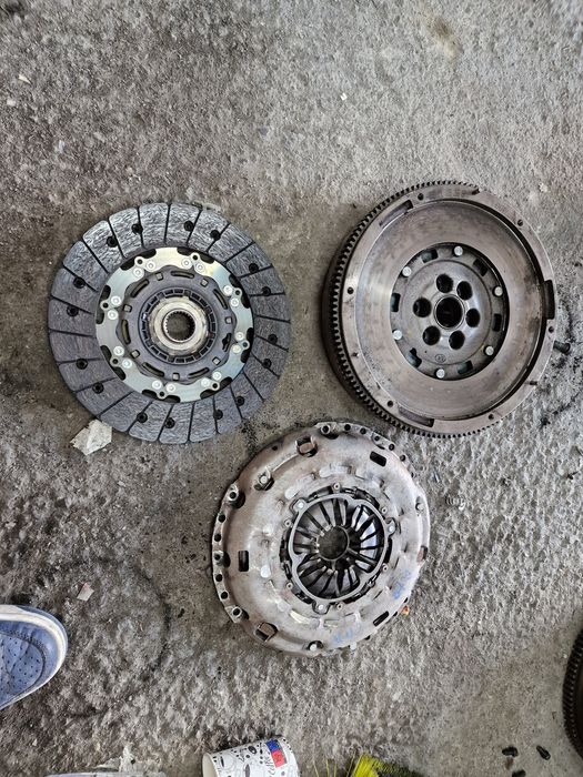 Kit ambreiaj volanta vw t5 2.0 CAA 6 trepte caravelle multivan transpo