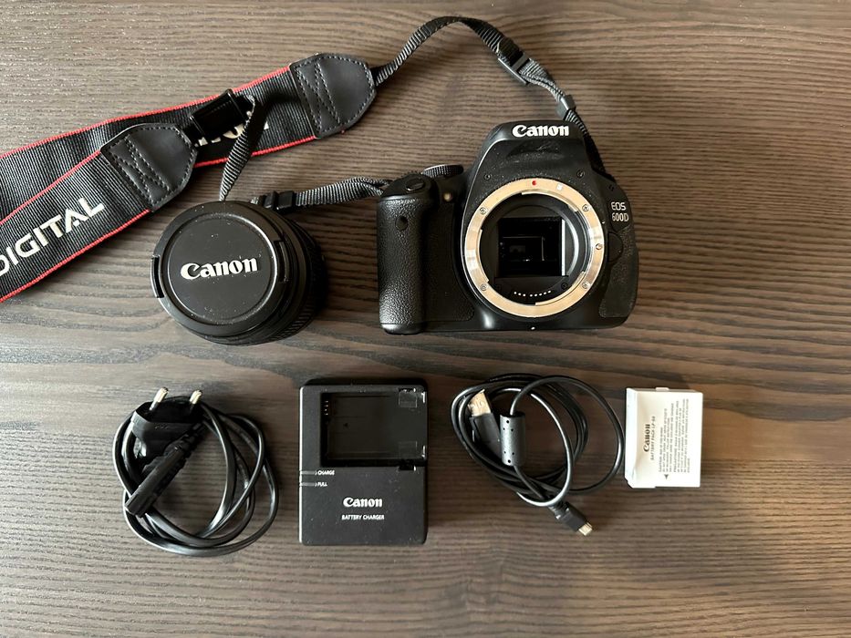 Canon EOS 600D + EF-S 18–55mm IS – пълен комплект