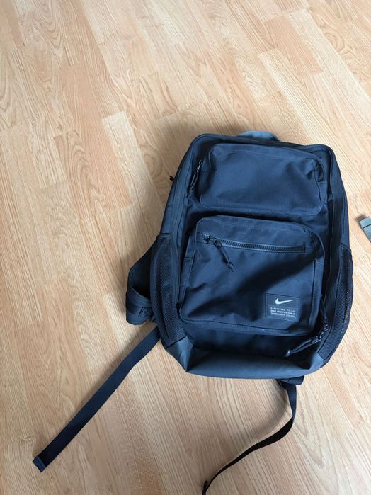 Vand rucsacuri nike urgent