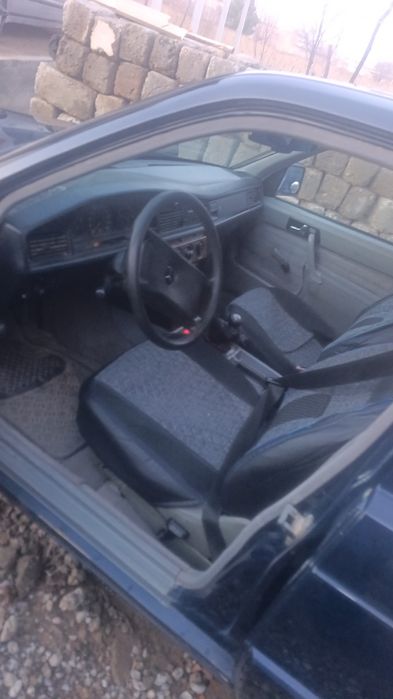 Mersedes bens E190 holat zoʻr dokiment bor