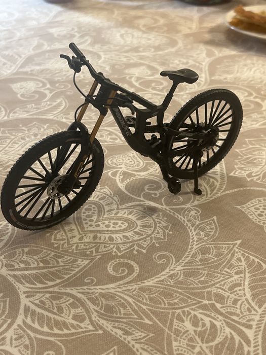 Bicicleta MTB de mână