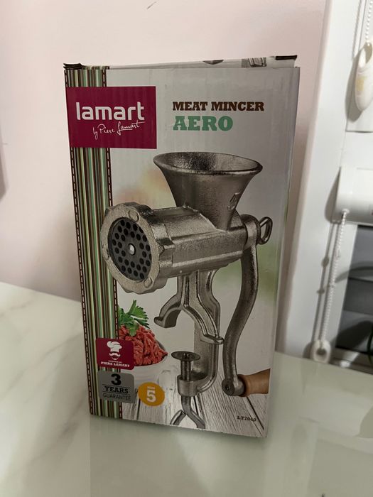 Ръчна месомелачка 6 X 19 X 16 CM размер 5 LAMART LT 7040