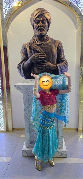 Продам индийский костюм на 7-8 лет