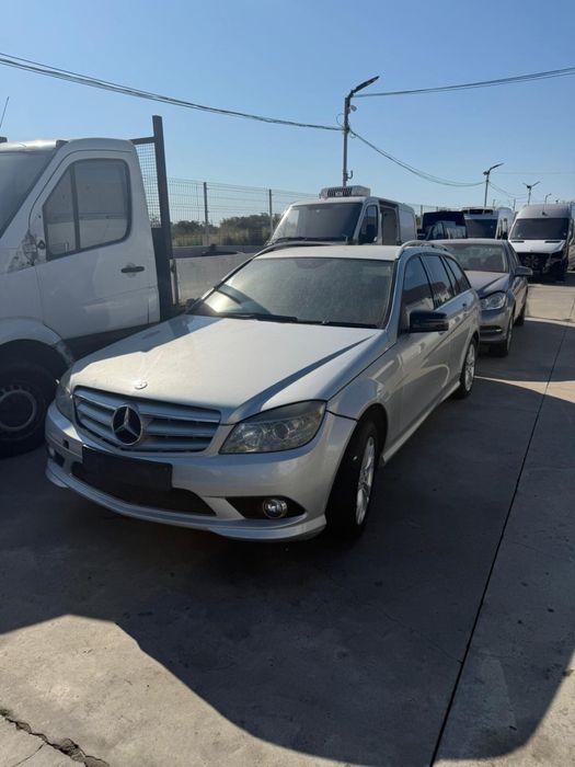 Dezmembrez mercedes C klasse 180/220/250