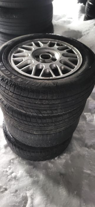 Зимняя резина  TRIANGLE 185/65/15  в камплекте и с  титановыми  дискам