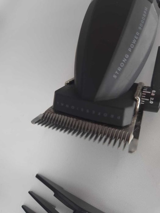 Masina de Tuns VGR 003 9000 RPM Fade - Resigilat (Incomplet)