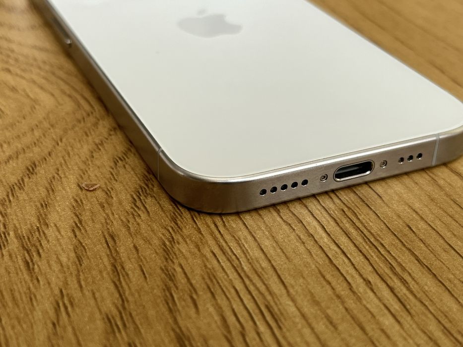 Бартер/заменям iPhone 15 Pro 128gb silver 92%