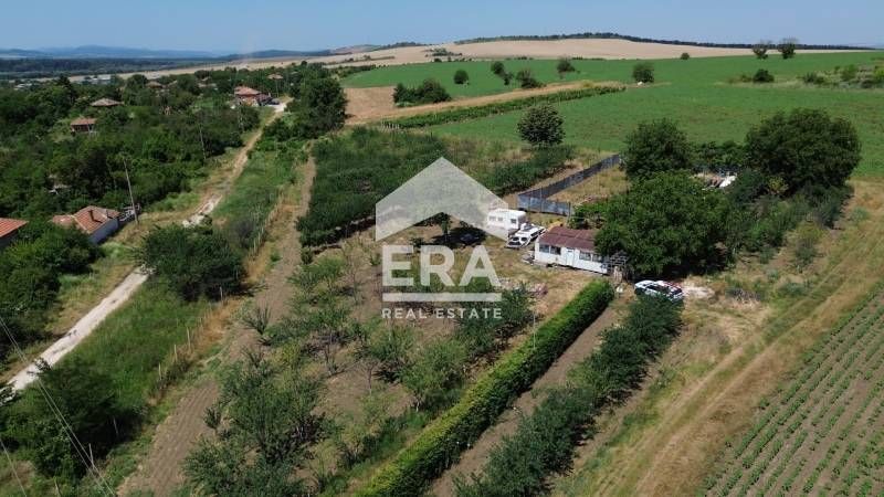 Ексклузивен, голям поземлен имот за продажба, с ток и вода, на 20 м от