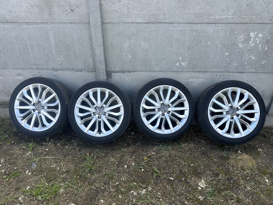 Jante aliaj originale Audi R19 S-line , cauciucuri vara , butuc central 66,6mm , 8,5j ET45 !