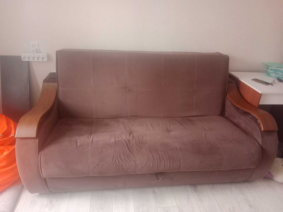 продам диван раскладной 2-х местный