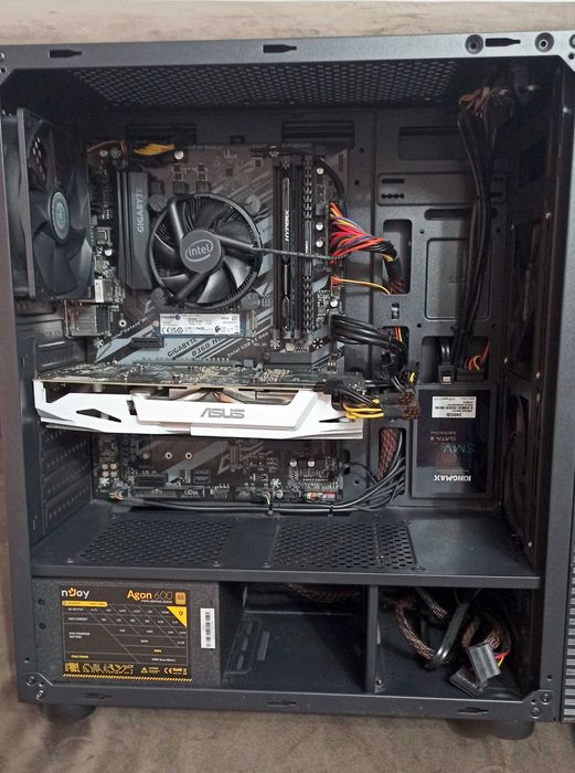 Vând unitate PC gaming