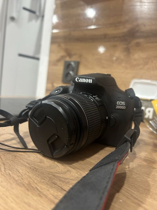 Продается фотоапарат canon 2000D