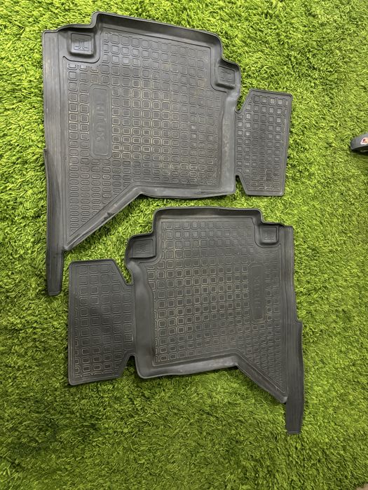 Оригинальные полики в отличном состоянии .