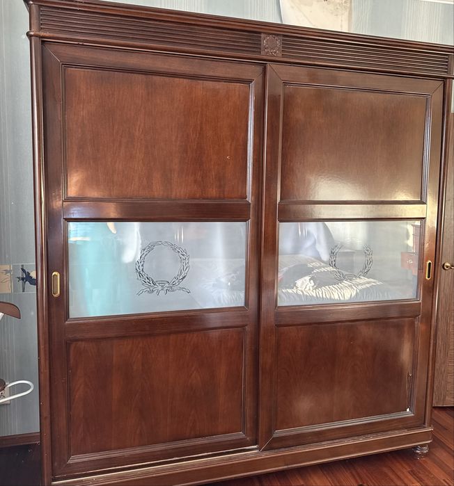 Шкаф из массива дерева Cavio