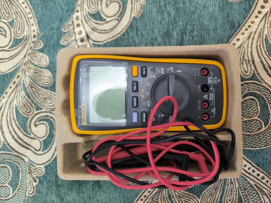 Продам Цифровой мультиметр Fluke 17B+