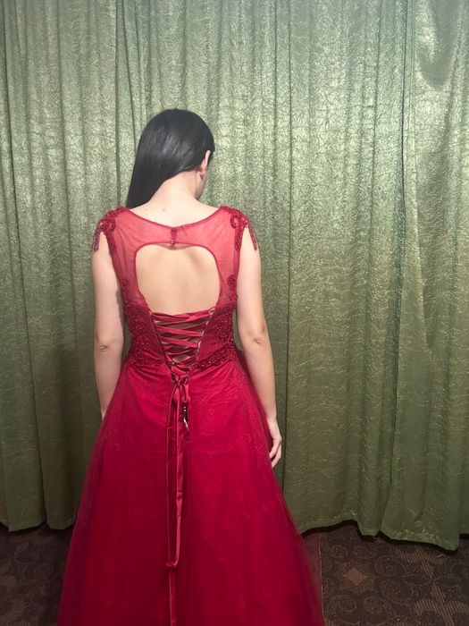 Вечернее пышнее платье