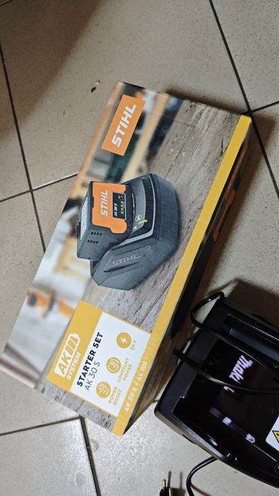 Încărcător Stihl Al 101 compatibil acumulatori Ak și Ap