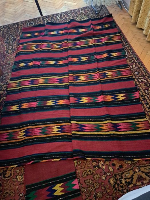 2 нови ръчно тъкани , вълнени черги