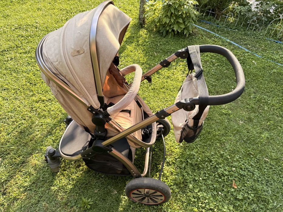 Лятна и зимна регулираща се количка