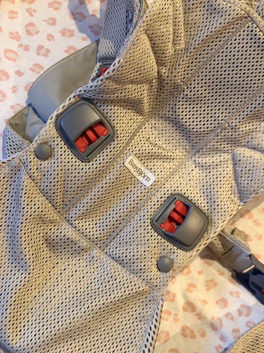 Marsupiu BabyBjörn One Air 3D Mesh – Greige, ca NOU!  0-3 ani