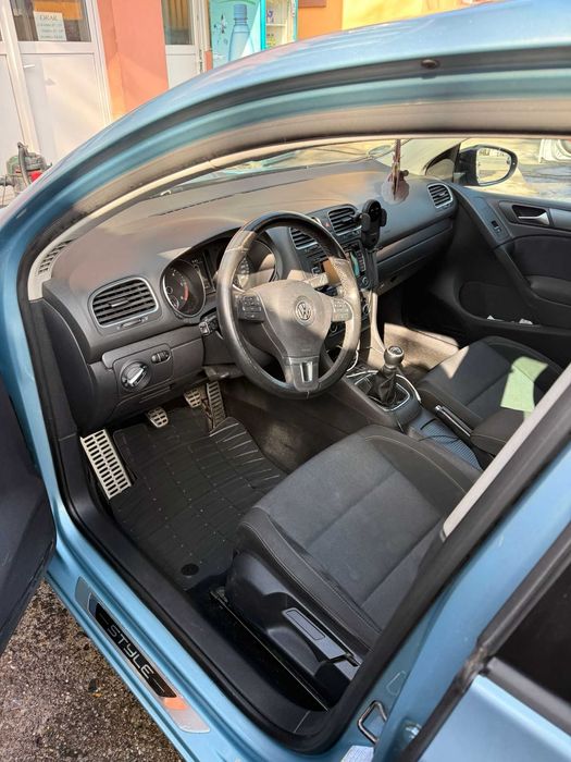 Vând Golf VI an 2012