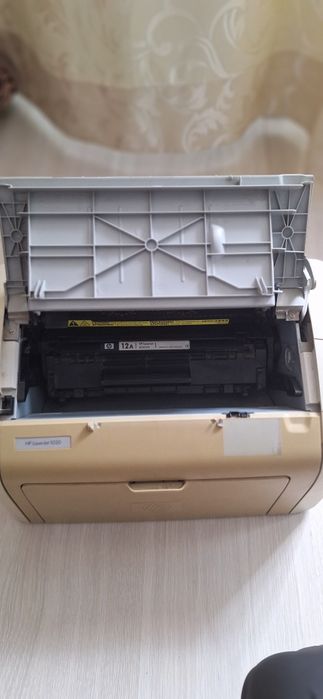 HP LaserJet1020 принтер