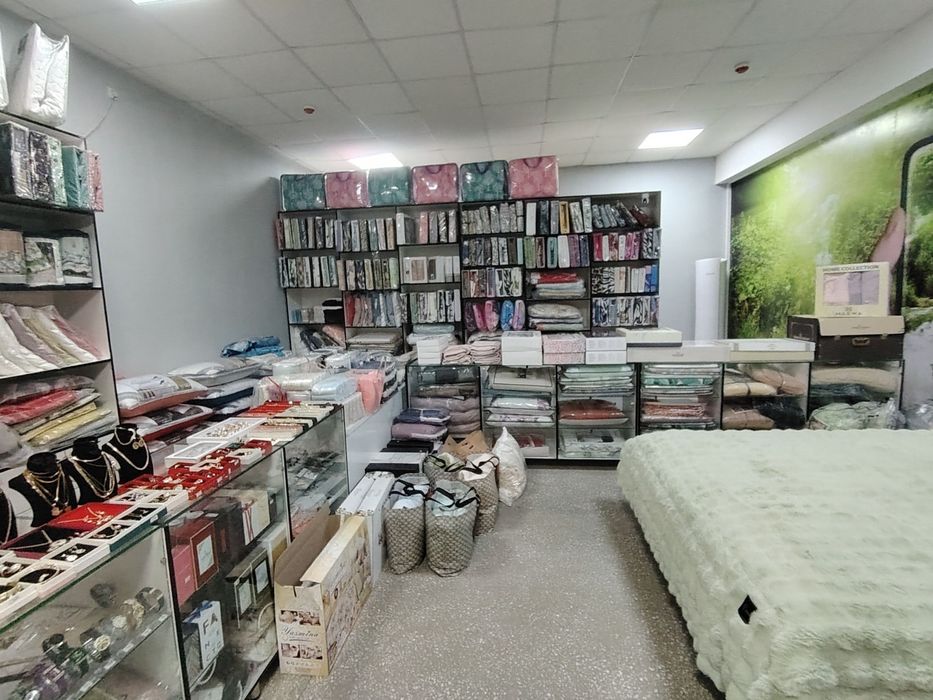 Yashil bozor yonidan savdo dokoni sotiladi