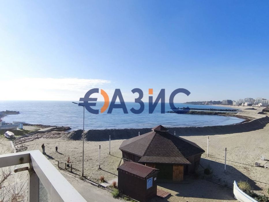 Апартамент с 2 спални в жилищна сграда на първа линия, Паркомясто, без