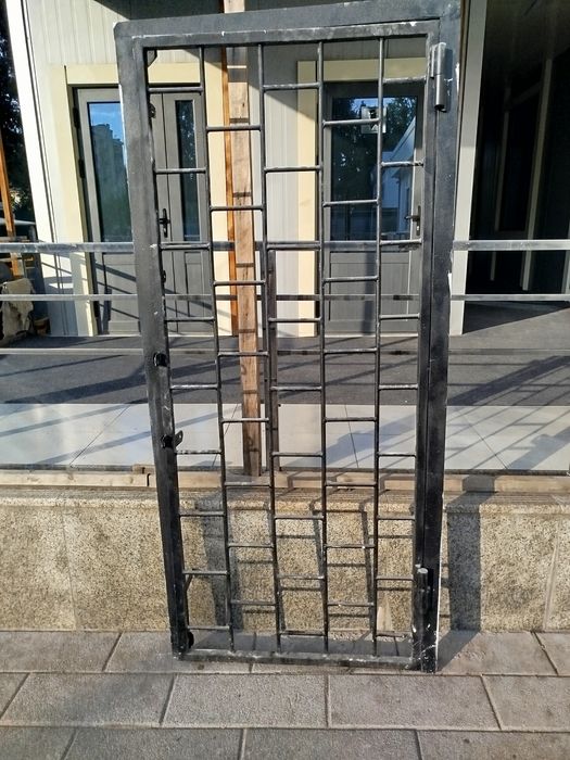 Темир панжарали эшик