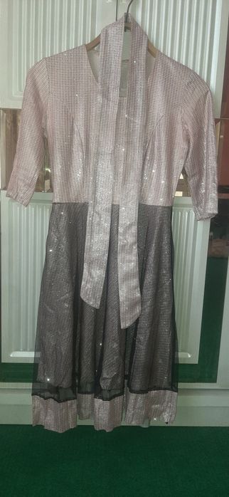 Qizlar oqshom libosi