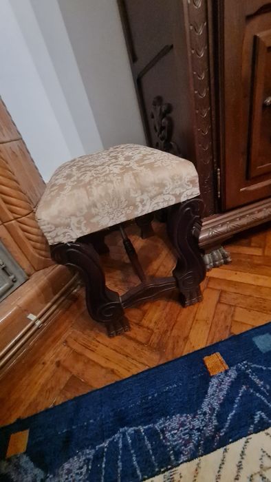 Mobila rustică masivă