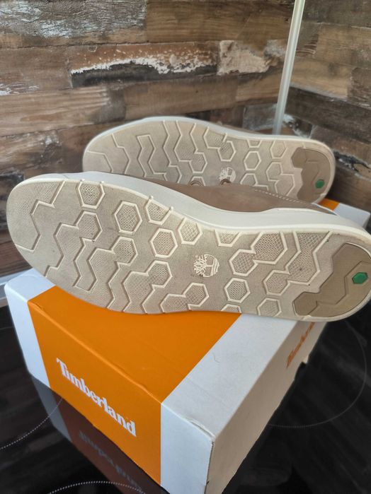 Продавам кецове Timberland цвят бежов, N43.5. Топ състояние.