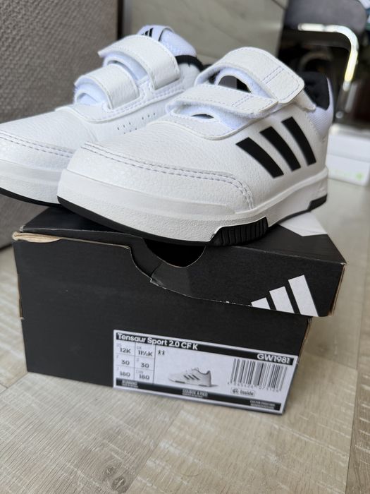 Adidas/Адидас бели нови  номер 30