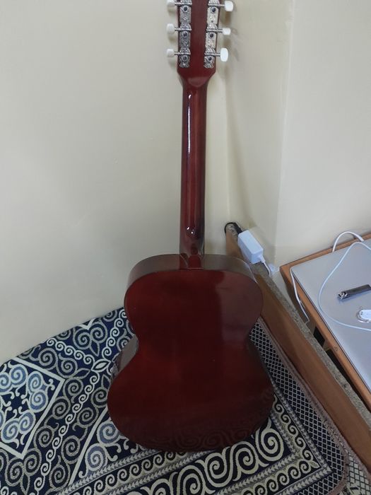 Гитара сатылады.