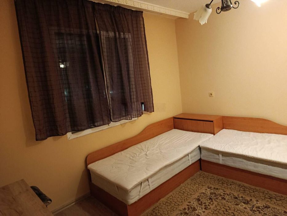 Дава се под наем Двустаен апартамент в Бургас, Меден рудник - зона В - 70 кв.м за 408 € - Снимка #2